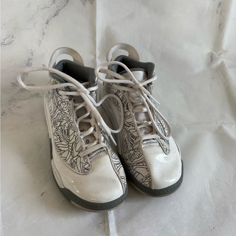 Jordan Kids Sneakers in White and Gray
